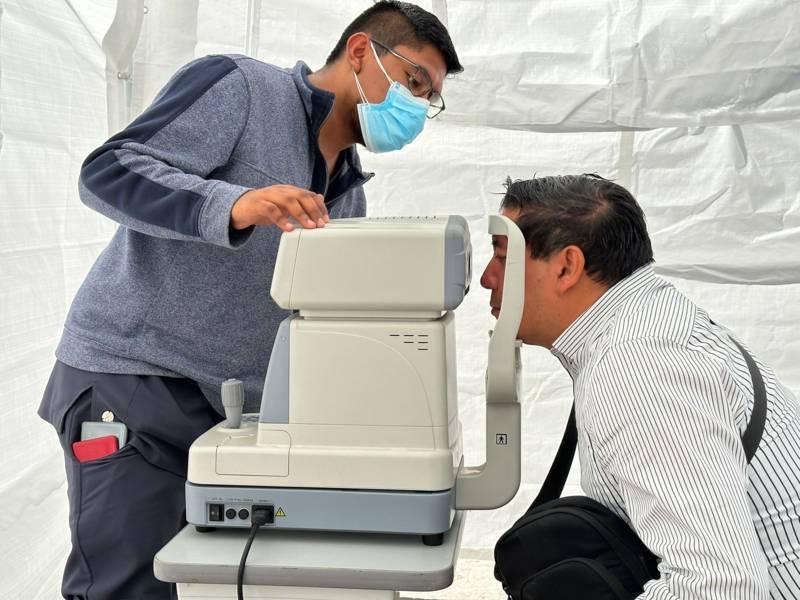 Realizan Jornada de salud visual y atención integral en la plaza Xicohténcatl 
