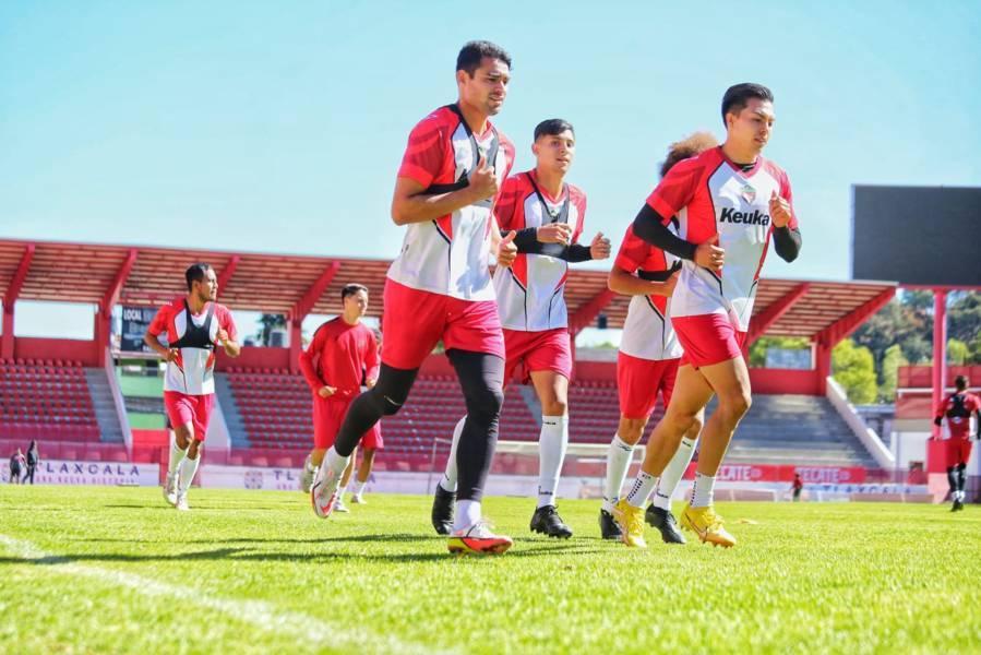 Entrena Coyotes de Tlaxcala  a puerta abierta en el Tlahuicole 