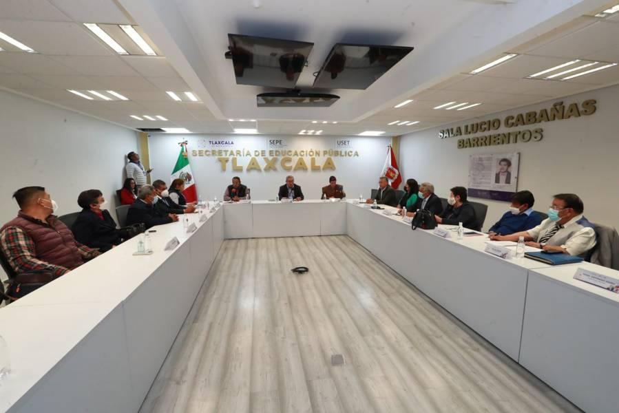 Rinde protesta Blas Mora como jefe de Departamento de secundarias generales de la SEP