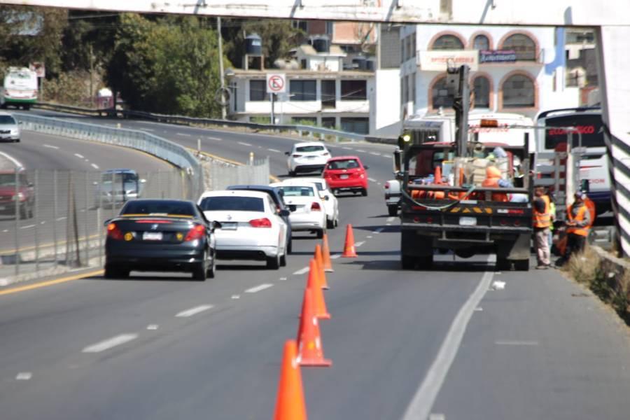 Realizan trabajos de mantenimiento de carreteras en la zona del Trébol