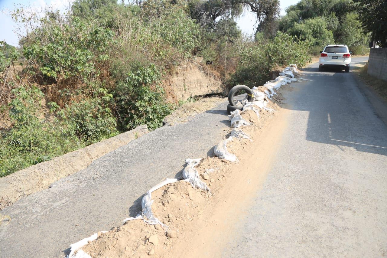 Sin atención desgajamiento en calle "La Laguna" en  Acuitlapilco 