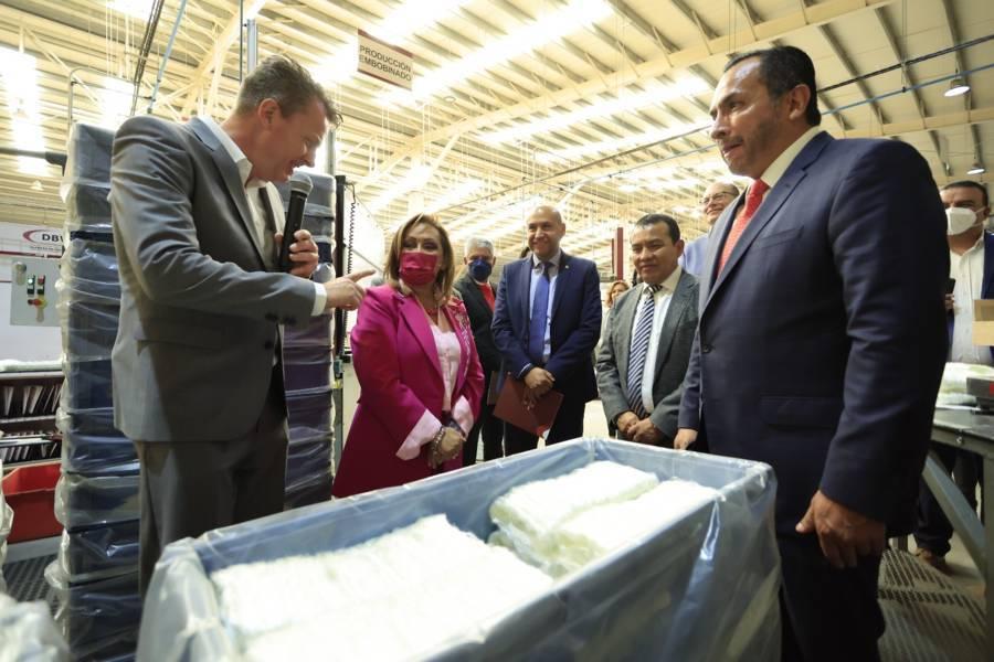 Visitó Gobernadora Lorena Cuéllar empresa DBW en CIX I de Tetla 
