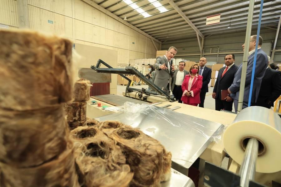 Visitó Gobernadora Lorena Cuéllar empresa DBW en CIX I de Tetla 