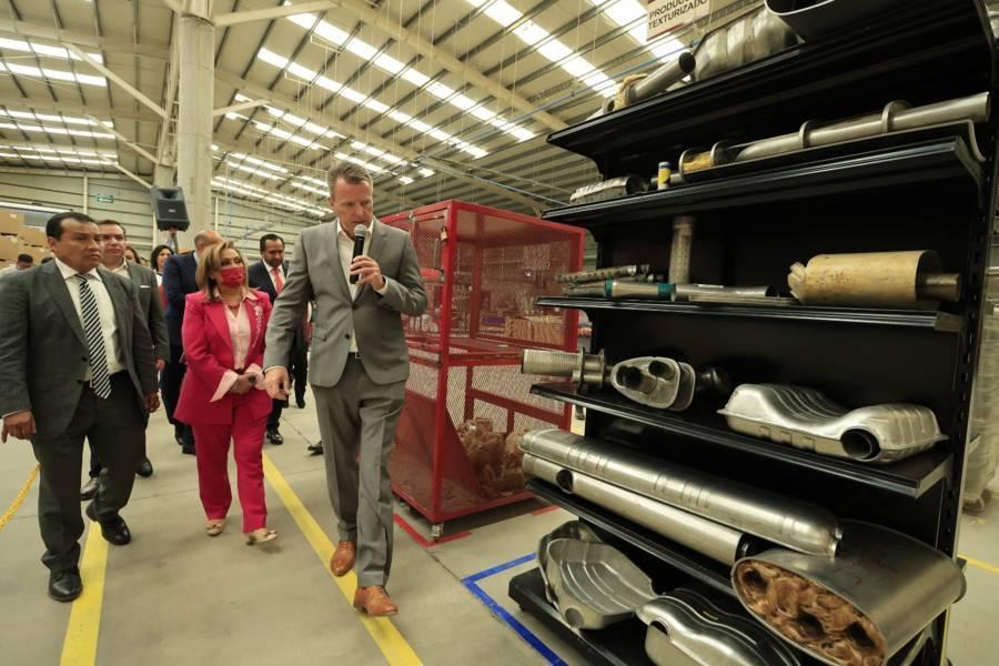 Visitó Gobernadora Lorena Cuéllar empresa DBW en CIX I de Tetla 