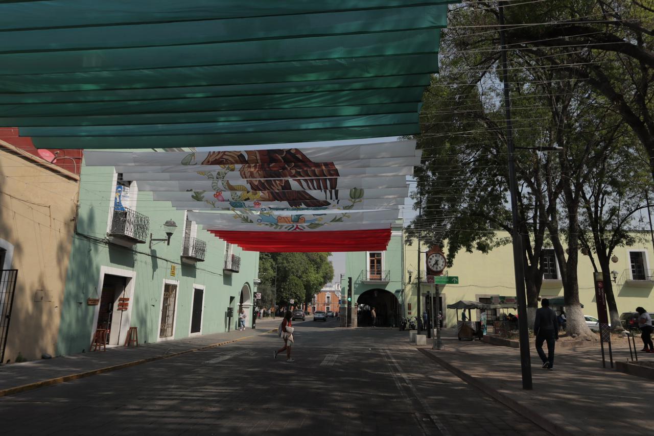 Tlaxcala tricolor en las calles de la capital por el Día de la Bandera