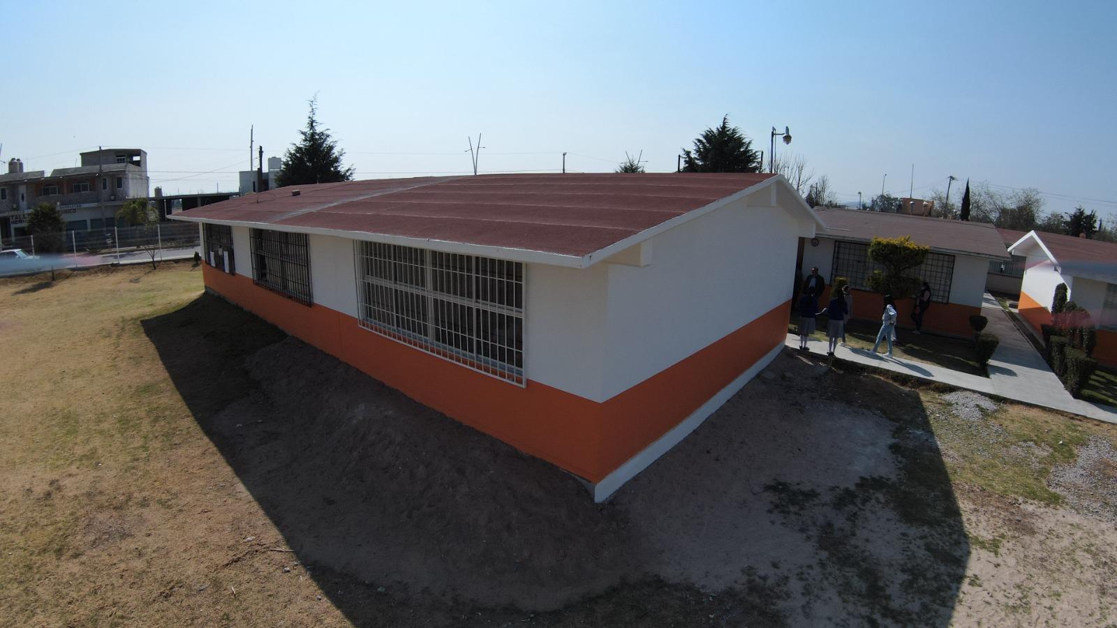 Alumnos de telesecundaria en Nopalucan reciben aula didáctica y equipamiento 