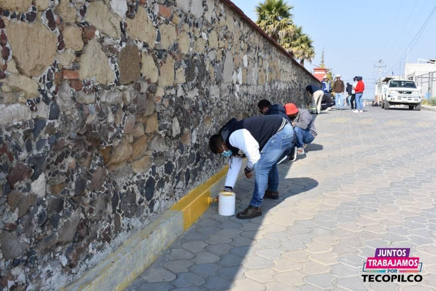 Ayuntamiento de Tecopilco realiza jornada de mantenimiento en el primer cuadro