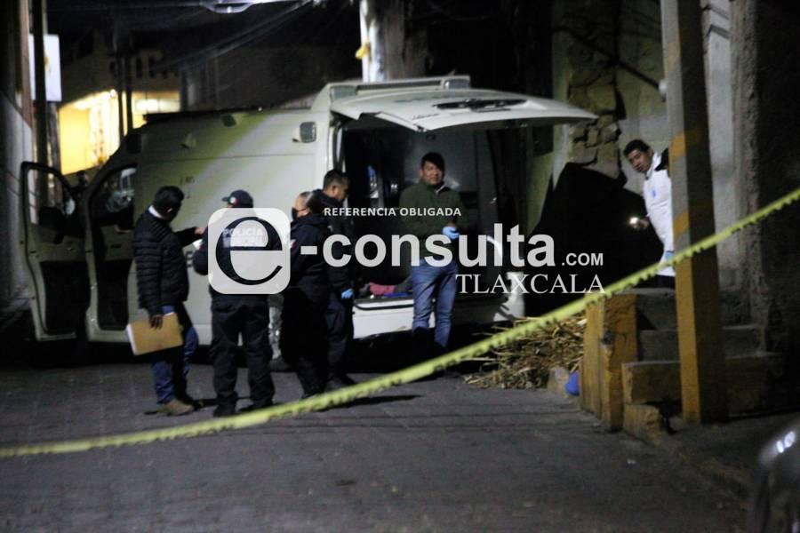 Hombre paseaba cuerpo sin vida de una mujer a bordo de una carretilla en Tenancingo