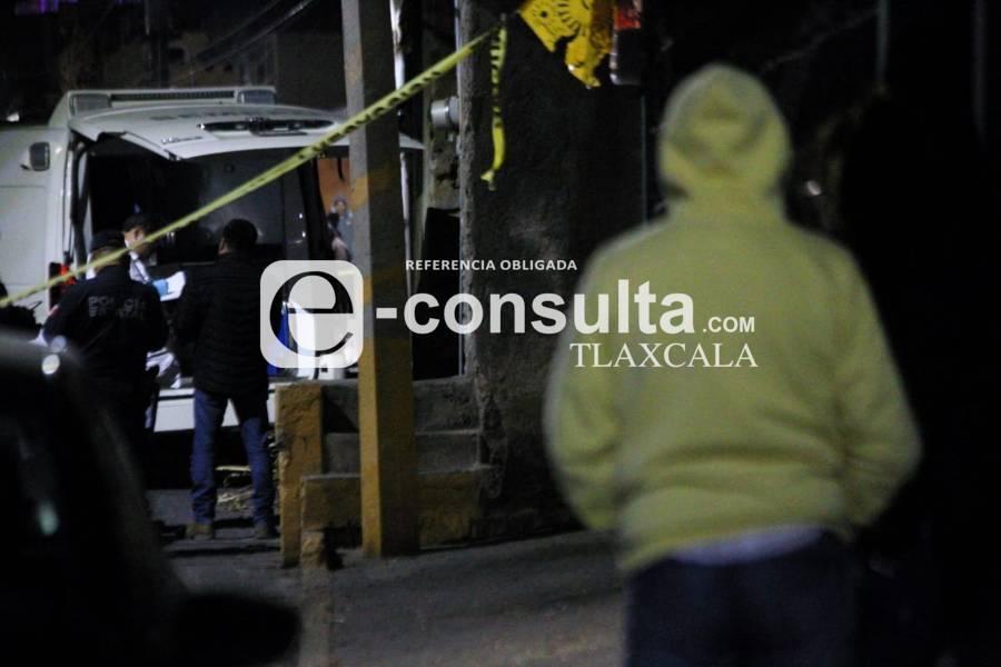 Hombre paseaba cuerpo sin vida de una mujer a bordo de una carretilla en Tenancingo