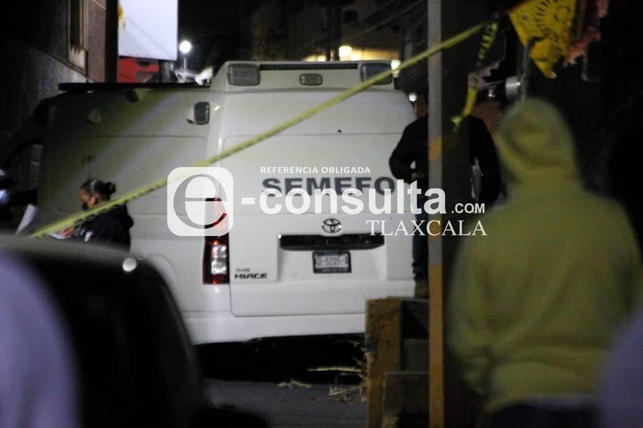Hombre paseaba cuerpo sin vida de una mujer a bordo de una carretilla en Tenancingo