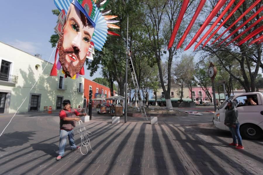 Alistan avenida Independencia con adornos para el carnaval de Tlaxcala  