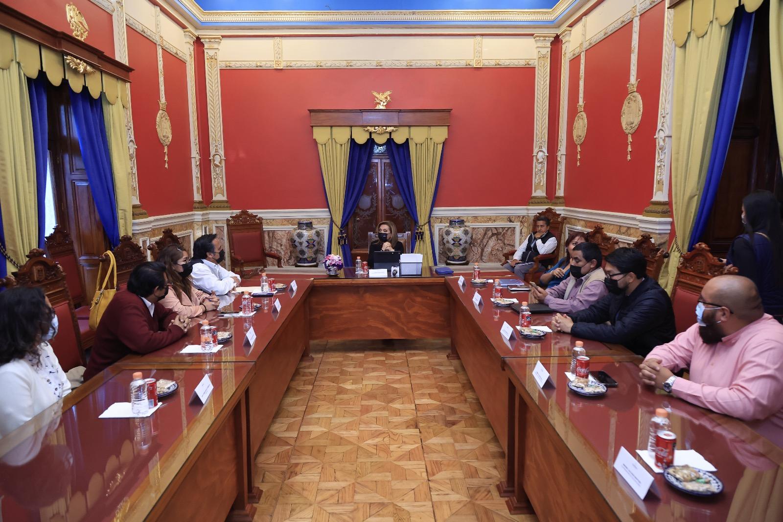 Recibe Gobernadora a integrantes de la mesa directiva de la UPET 