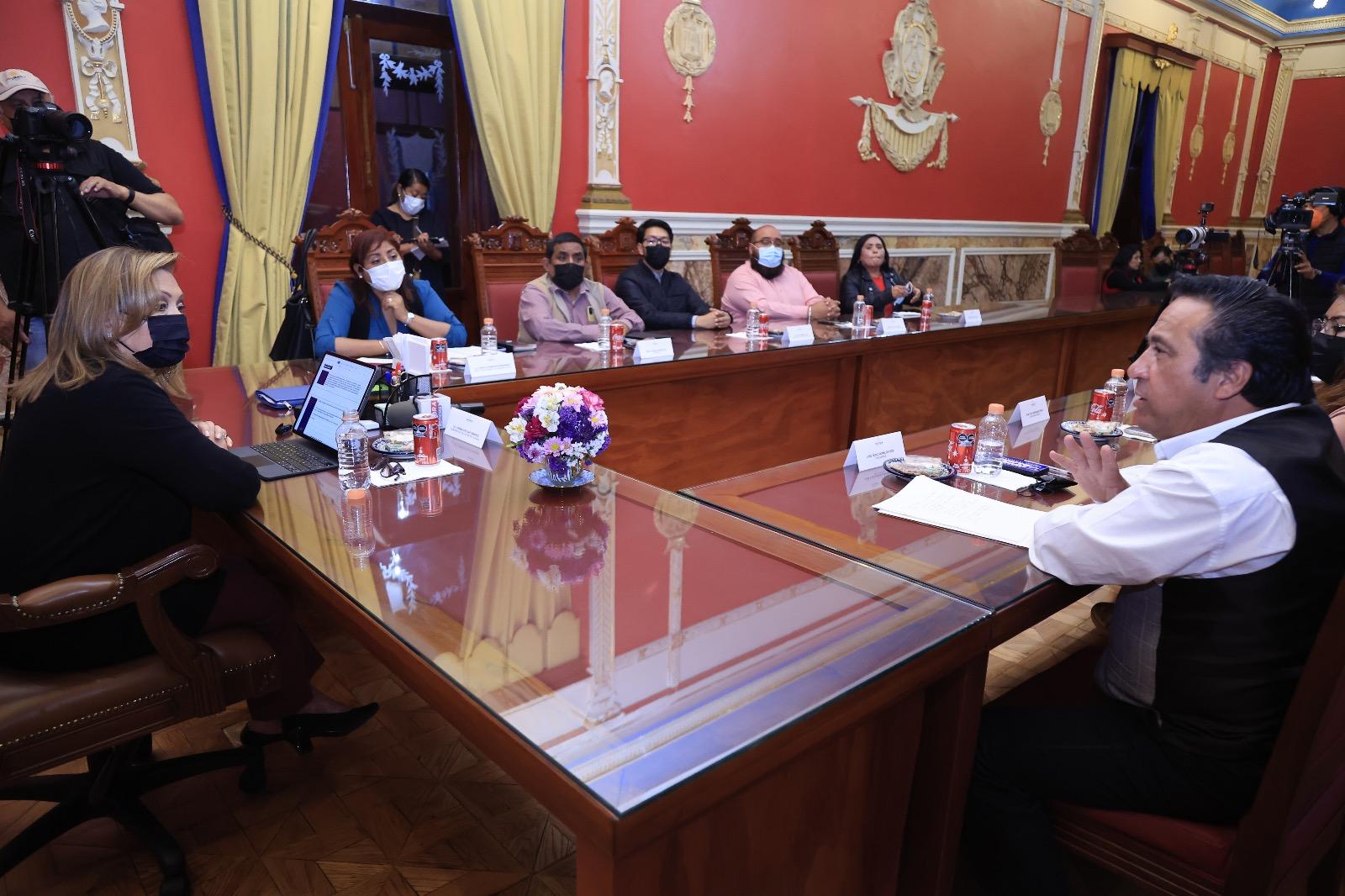Recibe Gobernadora a integrantes de la mesa directiva de la UPET 