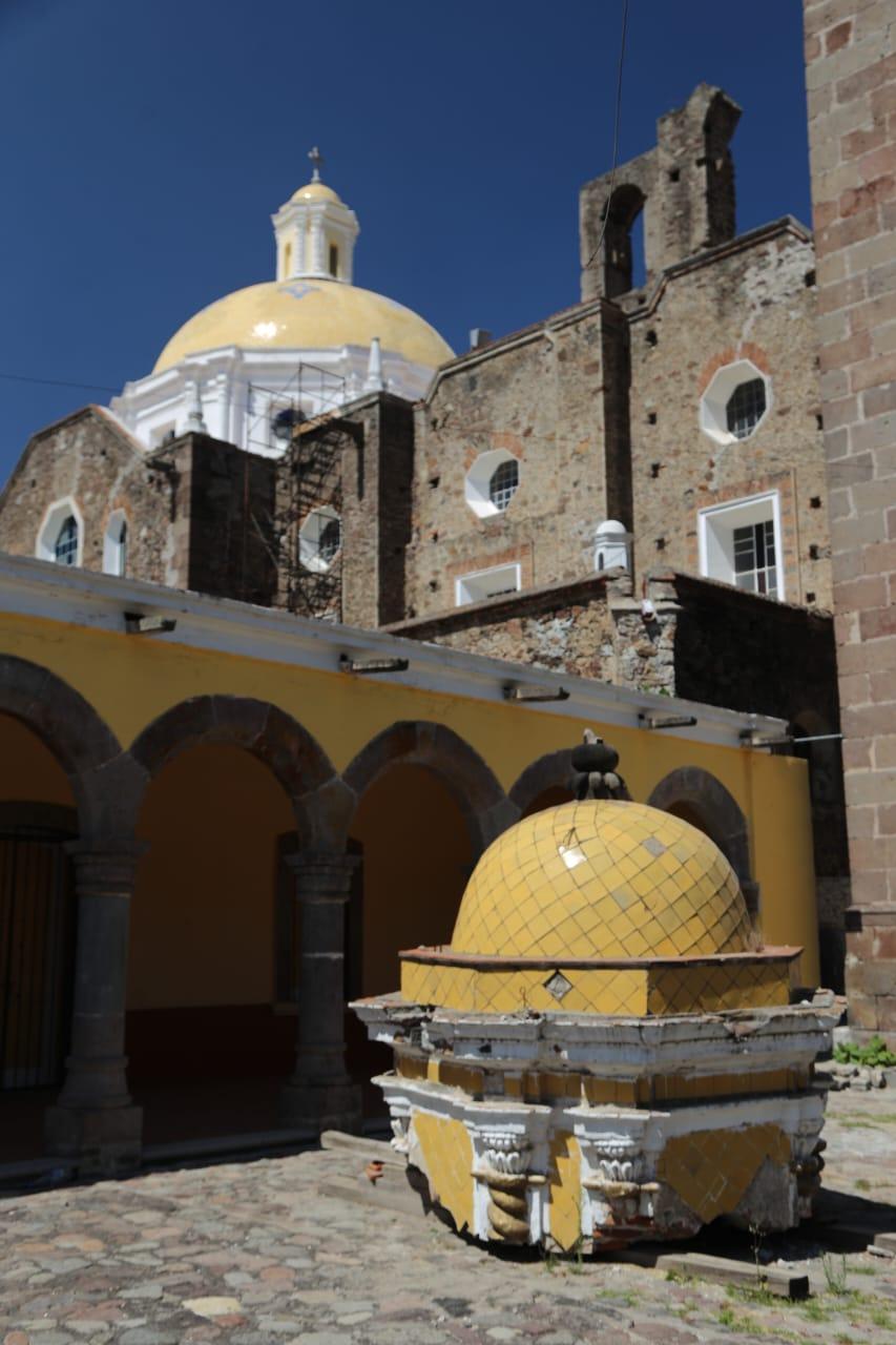 Reemplazan linternilla de la parroquia de San Francisco de Asís en Tepeyanco
