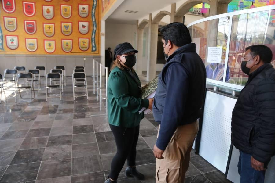 Entregan habitantes firmas para iniciar juicio de revocación de mandato en Chiautempan 