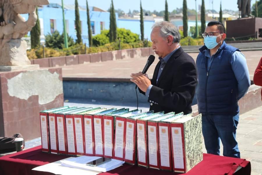 Entregan habitantes firmas para iniciar juicio de revocación de mandato en Chiautempan 