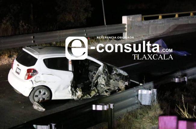 Muere hombre tras chocar su vehículo en la vía corta Chiutempan-Puebla, a la altura de San Pablo del Monte