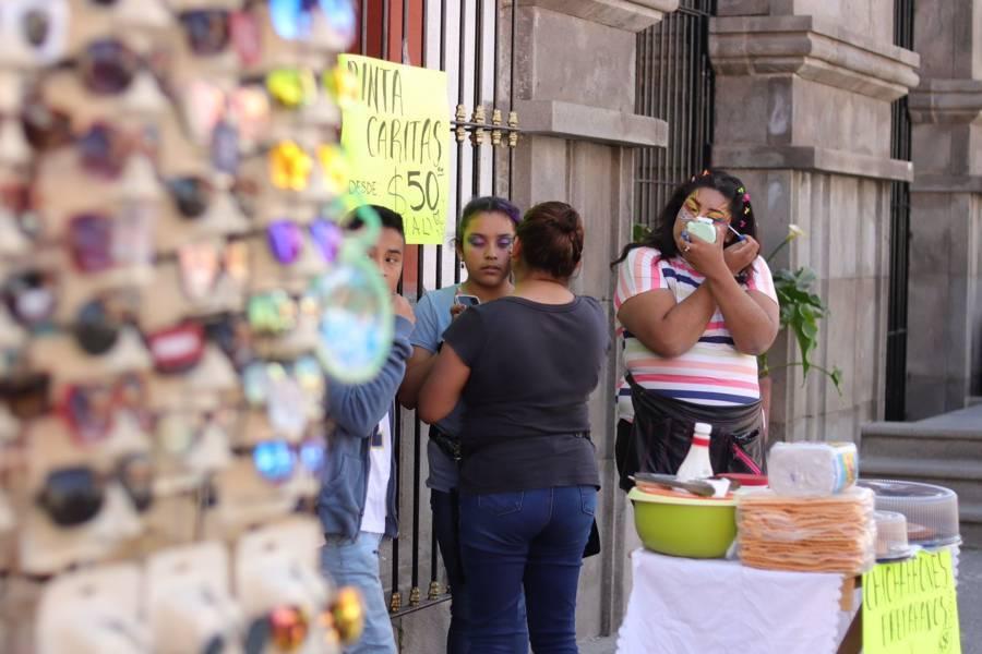 Asisten tlaxcaltecas al tradicional desfile de Carnaval 
