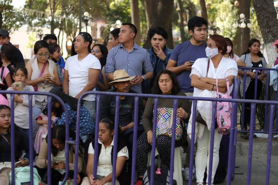Asisten tlaxcaltecas al tradicional desfile de Carnaval 