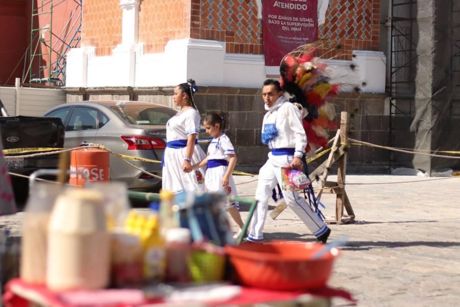 Asisten tlaxcaltecas al tradicional desfile de Carnaval 