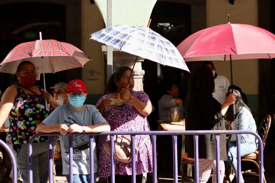 Asisten tlaxcaltecas al tradicional desfile de Carnaval 