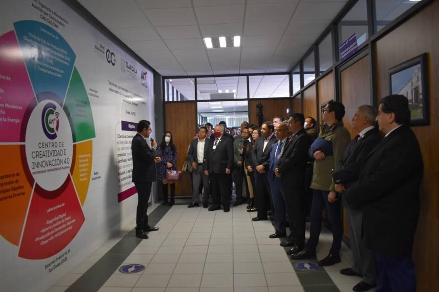 Inaugura UTT centro de creatividad e innovación 4.0 y entrega equipamiento