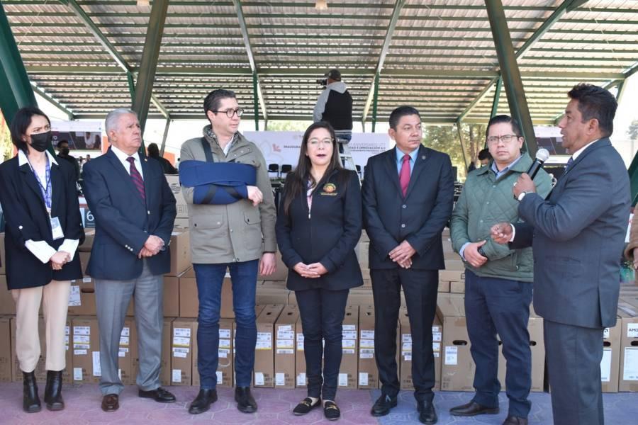 Inaugura UTT centro de creatividad e innovación 4.0 y entrega equipamiento