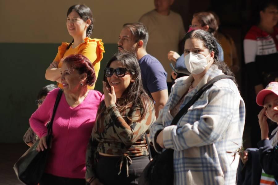 Disfrutan capitalinos carnaval en el centro histórico de la capital 