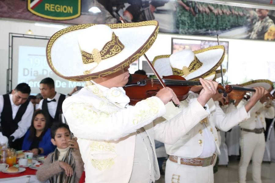 Celebran el Día del Ejército Mexicano en Tlaxcala 