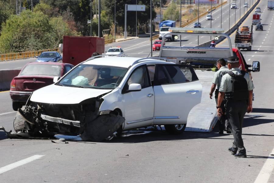 Salva la vida tres personas después de chocar su camioneta en la Atlihuetzia 