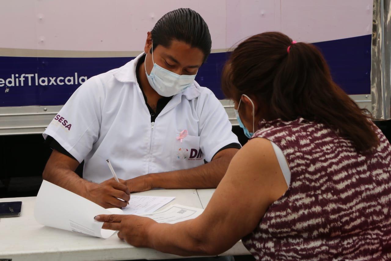 Instalan módulo de detención de cáncer de mama frente a Palacio de Gobierno