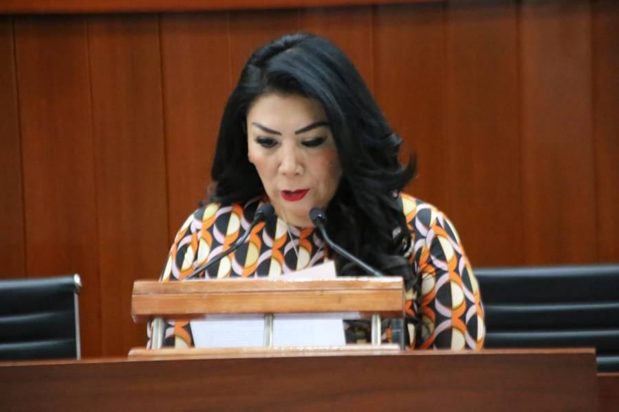 Presentan convocatoria para la presea "50 años por la Educación'