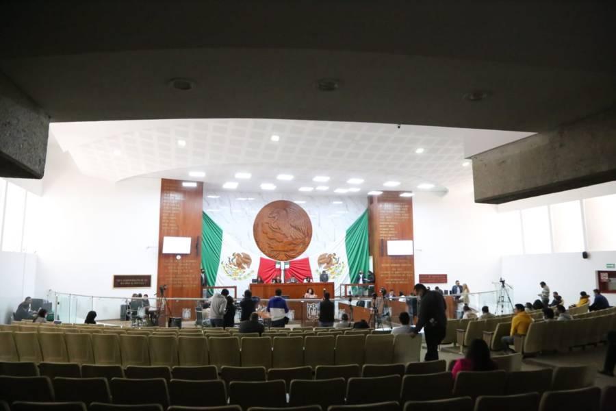 Presentan convocatoria para la presea "50 años por la Educación'