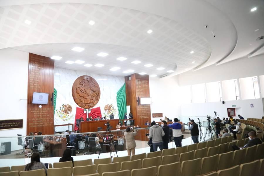 Presentan convocatoria para la presea "50 años por la Educación'