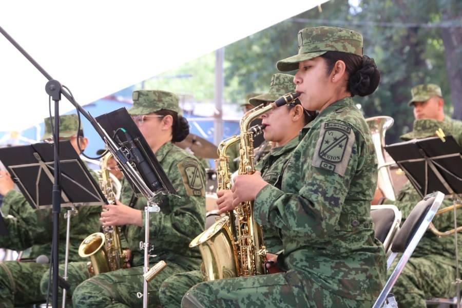 Deleita banda de la Sedena a público tlaxcalteca