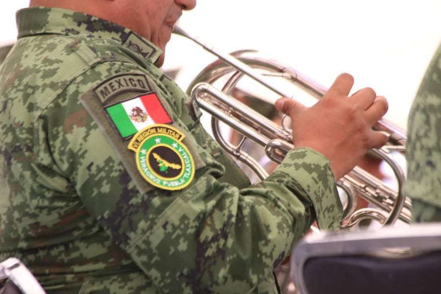 Deleita banda de la Sedena a público tlaxcalteca