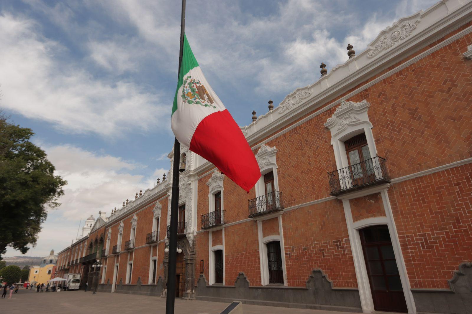Izan bandera a media asta por el aniversario luctuoso de Francisco I. Madero y Pino Suárez 