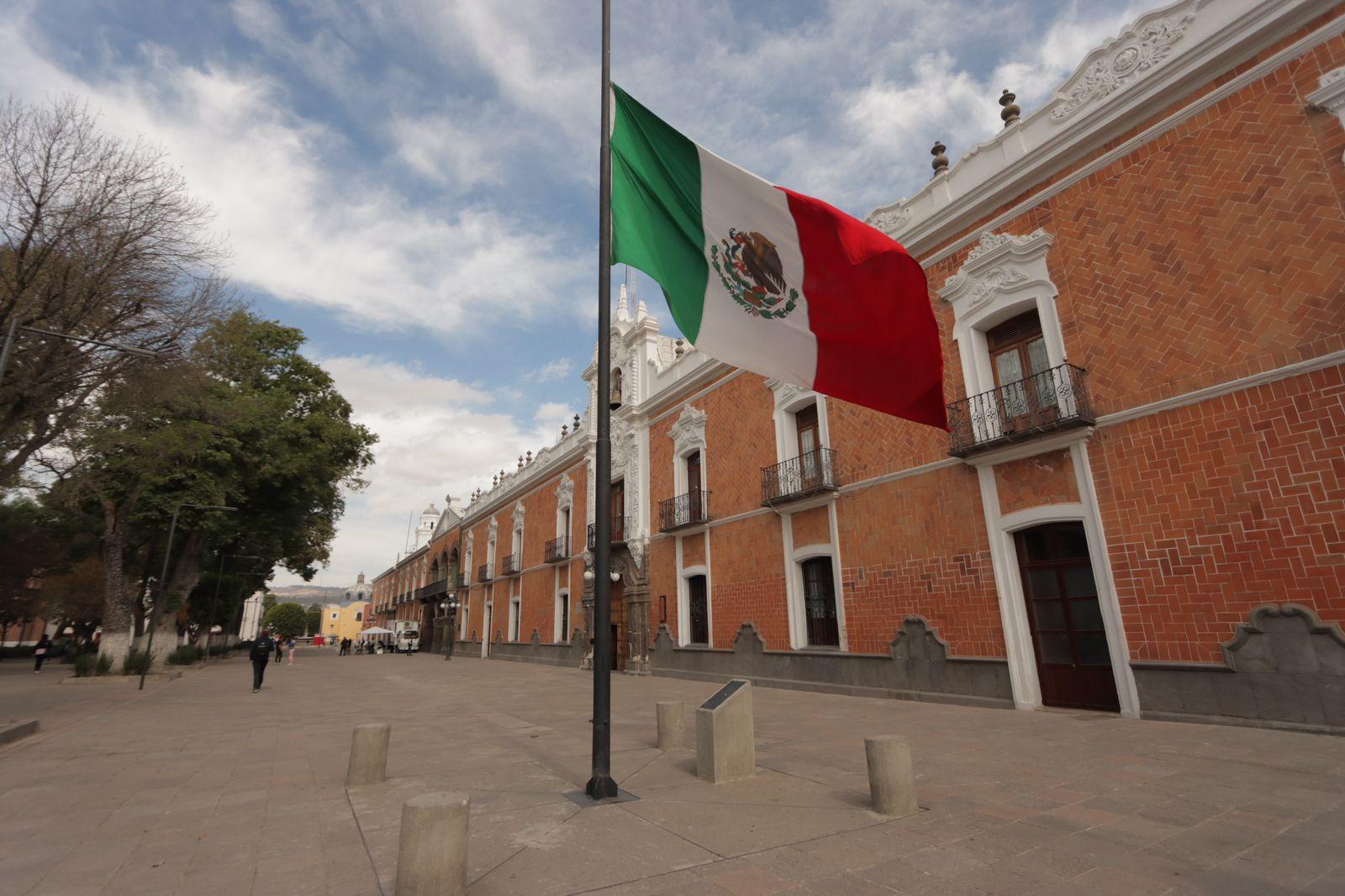 Izan bandera a media asta por el aniversario luctuoso de Francisco I. Madero y Pino Suárez 