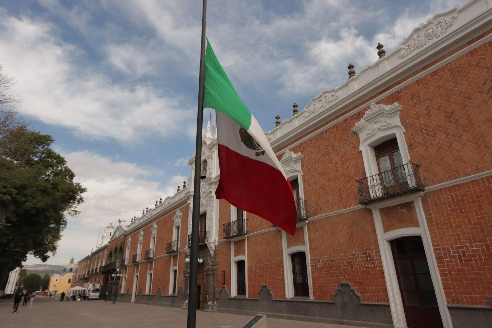 Izan bandera a media asta por el aniversario luctuoso de Francisco I. Madero y Pino Suárez 