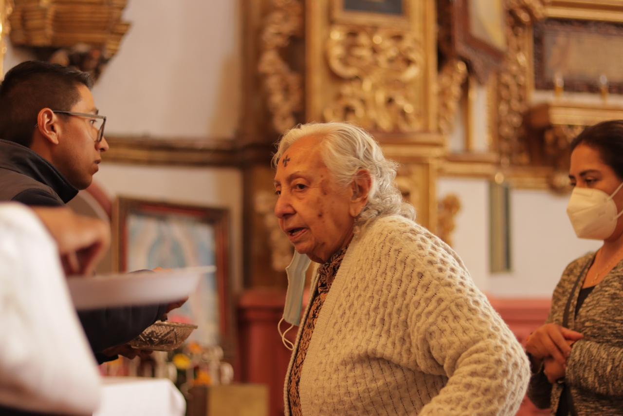 Miércoles de ceniza en la basílica de Ocotlán 
