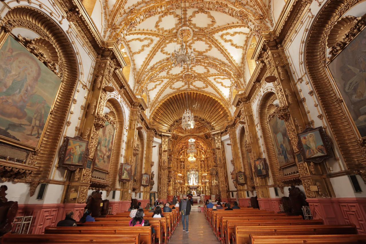 Miércoles de ceniza en la basílica de Ocotlán 
