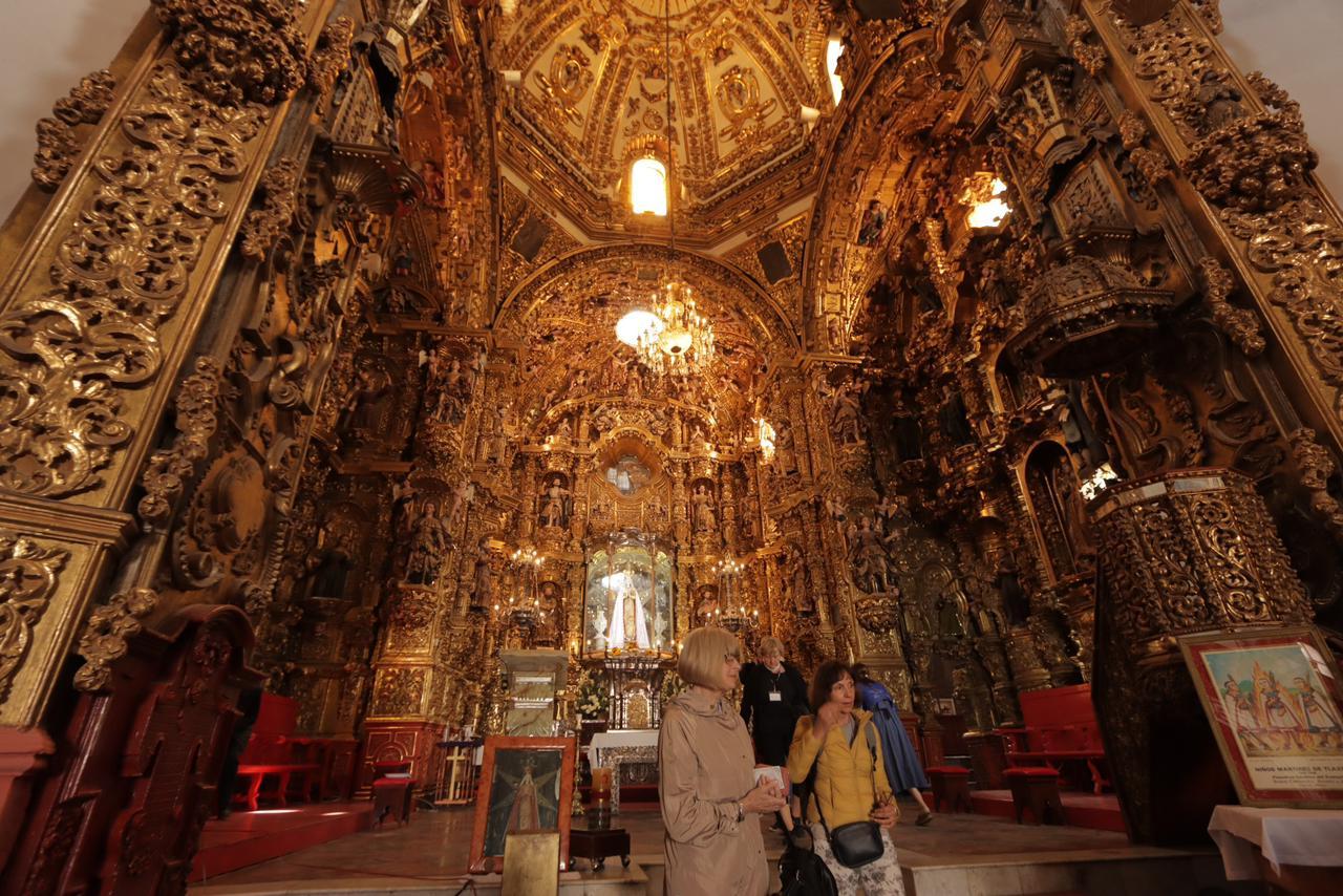 Miércoles de ceniza en la basílica de Ocotlán 
