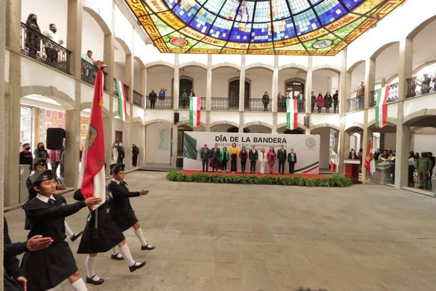 Ceremonia cívica conmemorativa del Día de la Bandera en el Congreso del Estado 