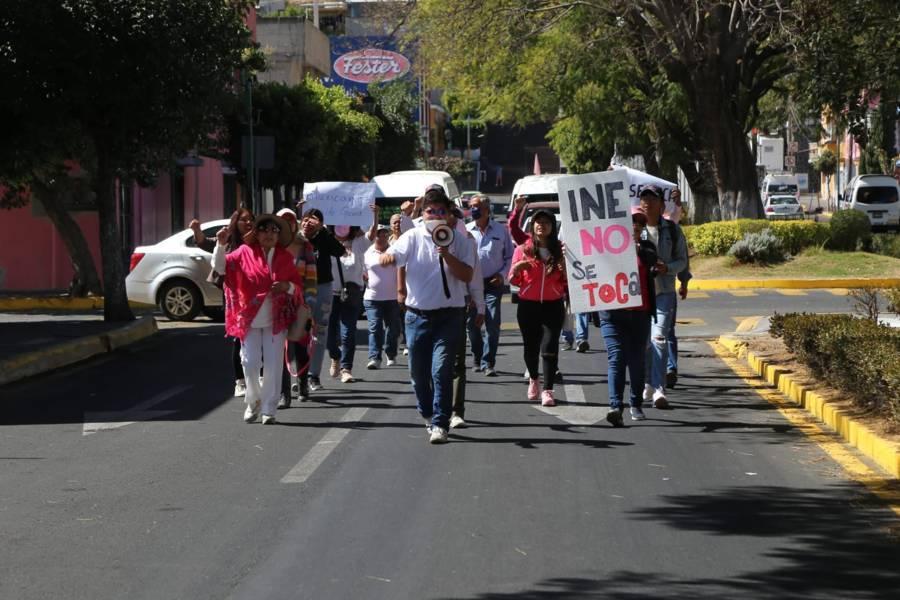 Marchan para defender al INE en Tlaxcala 