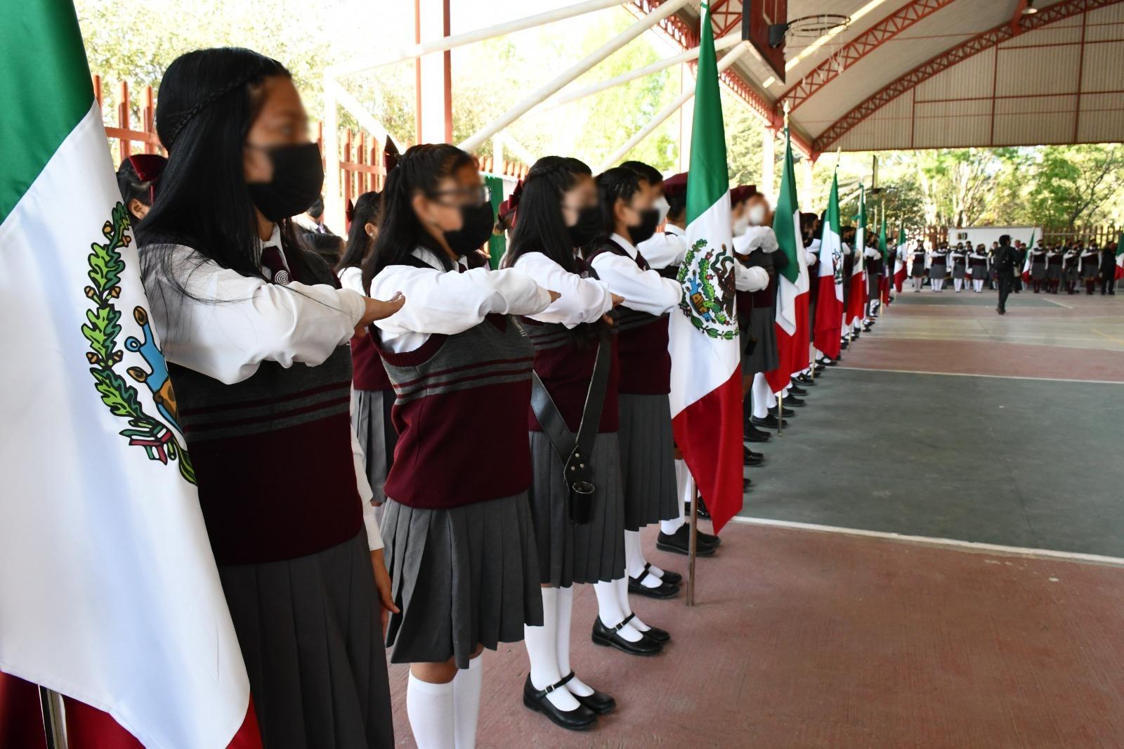 Renueva Cobat banderas nacionales