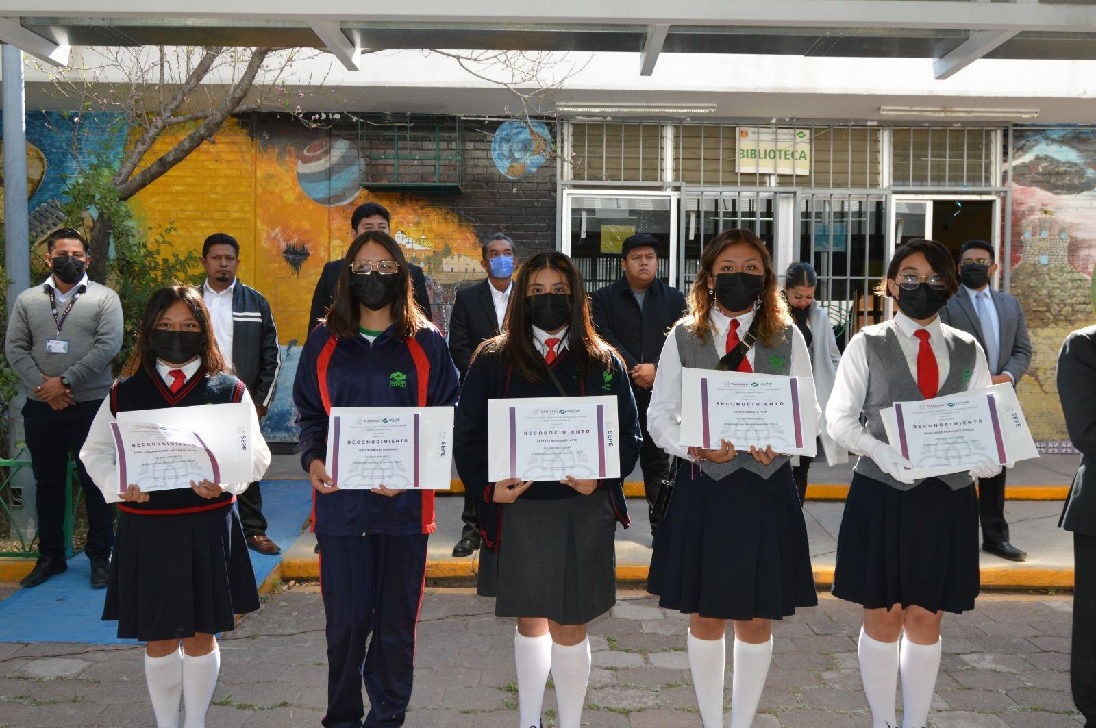 Reconoce Conalep labor de la comunidad escolar de los tres planteles