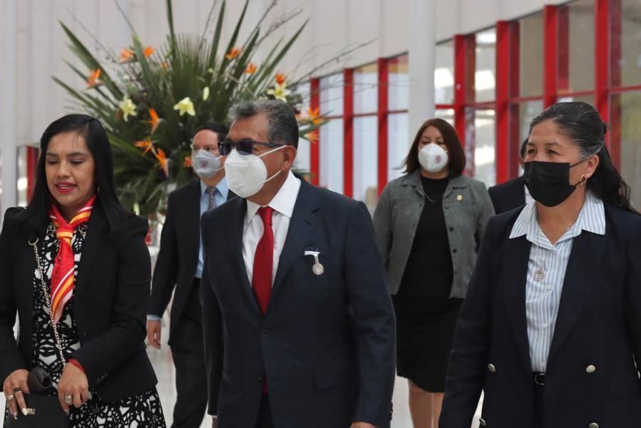 Rinde primer informe de actividades Serafín Ortí Ortíz, rector de la UATx