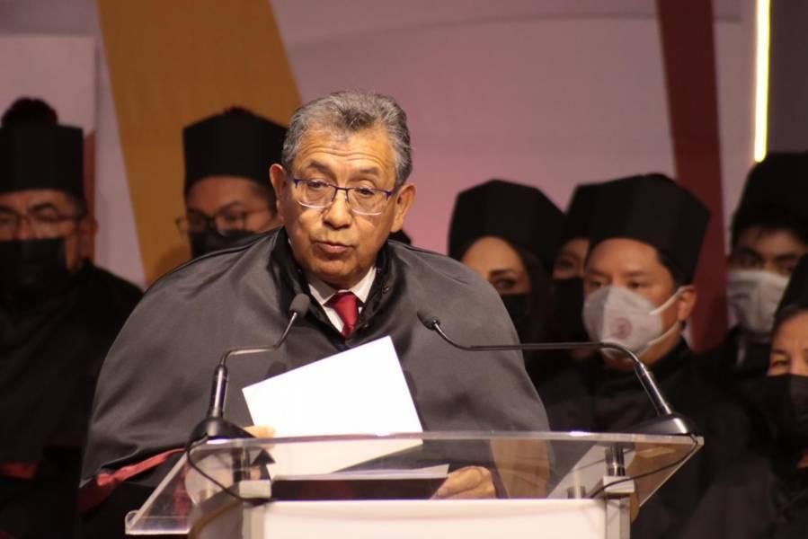 Rinde primer informe de actividades Serafín Ortí Ortíz, rector de la UATx