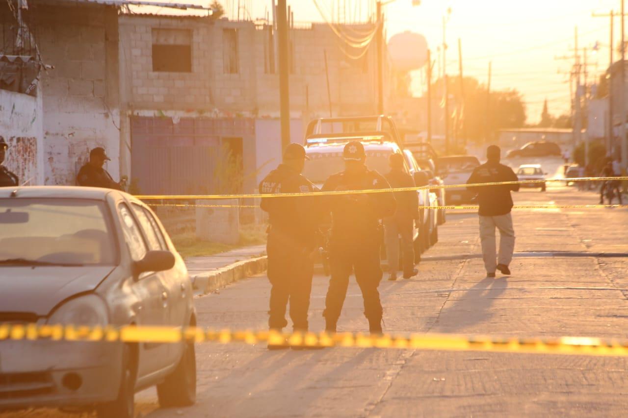 Arriban peritos federales a inmueble donde se almacenan armas en Tepetitla 