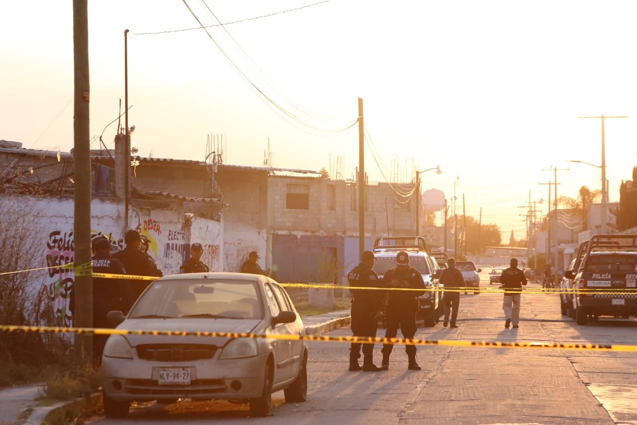 Arriban peritos federales a inmueble donde se almacenan armas en Tepetitla 